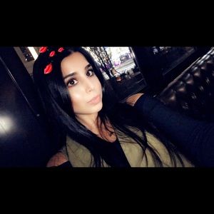 Meet your Posher, Ayah